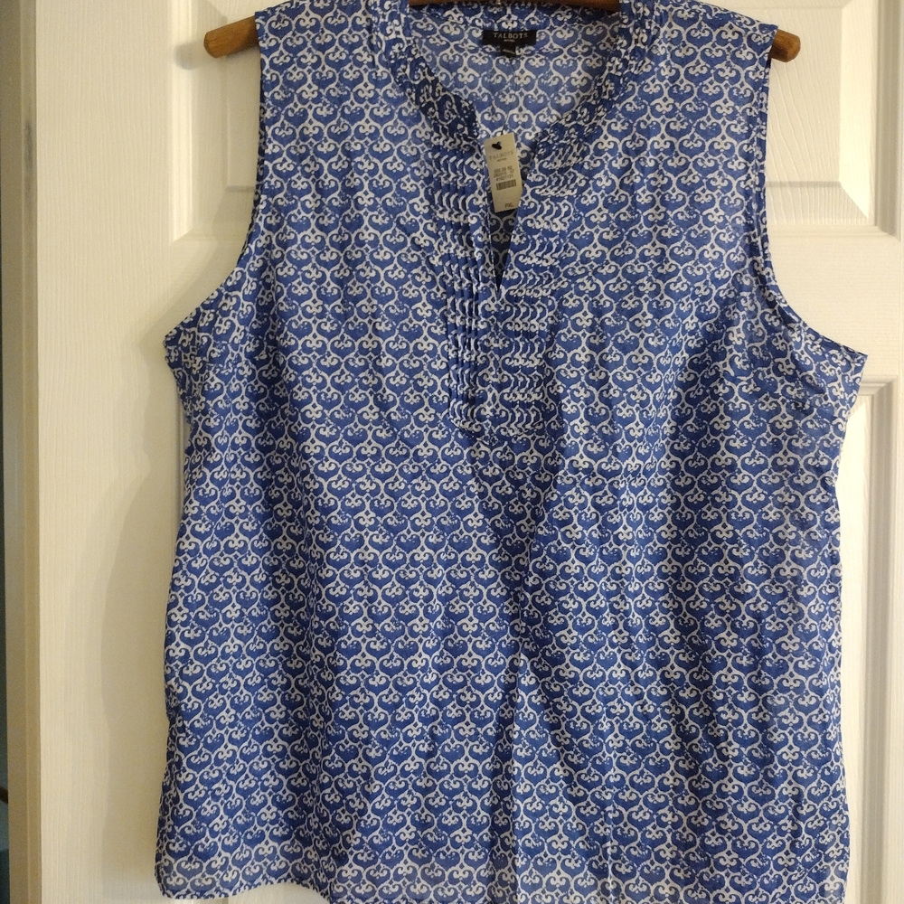 3/$30 Talbots Blue and White Relaxed Smocked Blouse